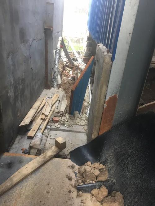 路基坍塌下的隐患与出路 新材料如何加固安全防线